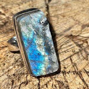 Beautiful Labradorite Crystal Ring Size 6 1/4